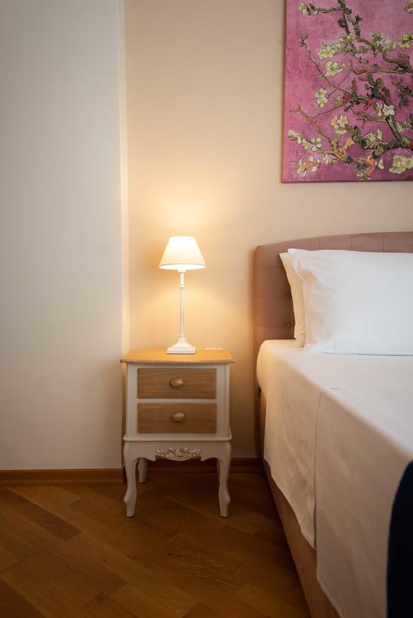 Blue Ark Elegant Athens 1&2 Apartment ภายนอก รูปภาพ